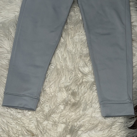 Trendy Under Armour Joggers - Picture 4 of 5